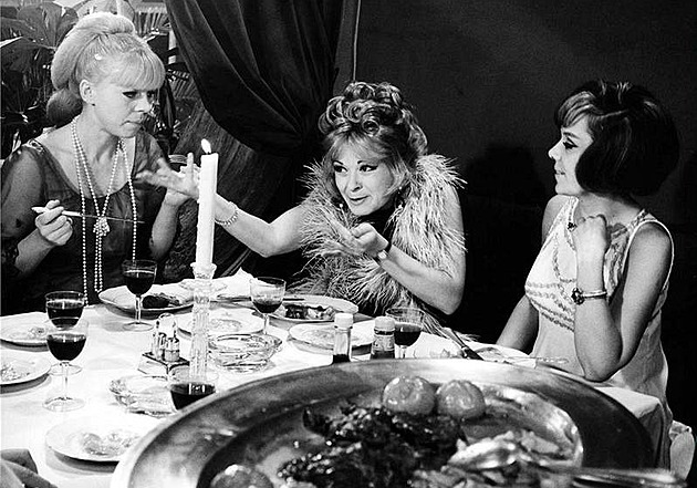 Před 100 lety zemřel Hynais. Proslavila ho opona i Světáci