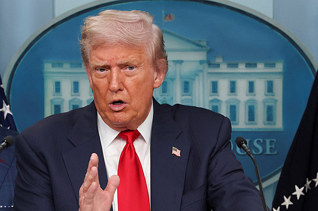 Proč taky Trump tlačí na snížení sazeb? Má sto milionů v dluhopisech a chce vydělat