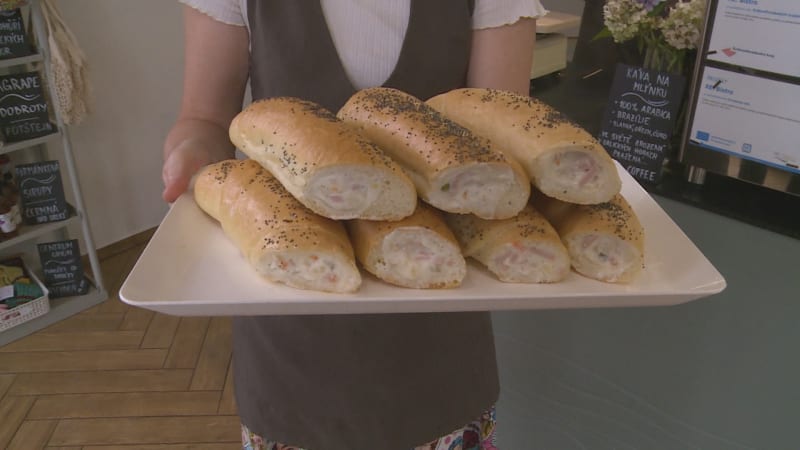 Vlašák v rohlíku či tvarůžková kremrole. Kraje opěvují své speciality, jinde kroutí hlavou
