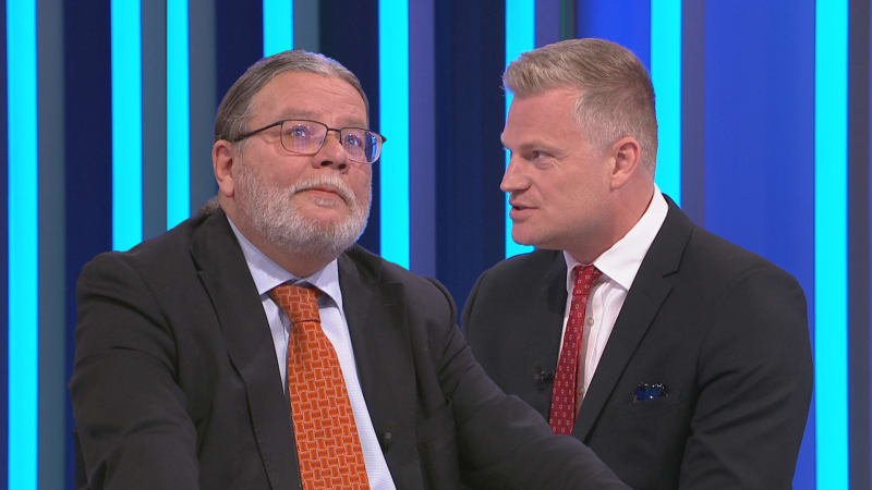 Turek: Zelenskému válka vyhovuje, po ní mu půjde o život. Putinovská propaganda, opáčil Vondra