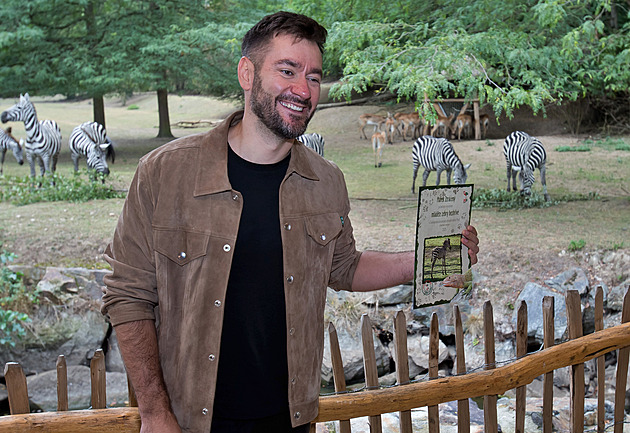 Marek Ztracený pokřtil v Plzni mládě vzácné zebry. Je to pro mě déja vu, přiznal