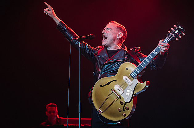 RECENZE: Pohodové album. Bryan Adams nabízí přesně to, co fanoušci chtějí slyšet