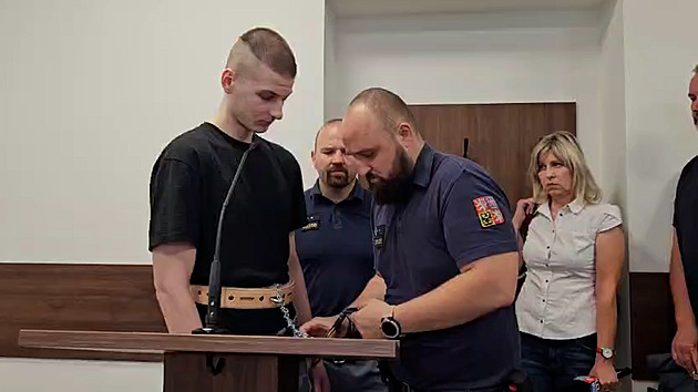 Opilý teenager chtěl někoho zmlátit, bezdomovce rovnou ubil. Dostal 15 let