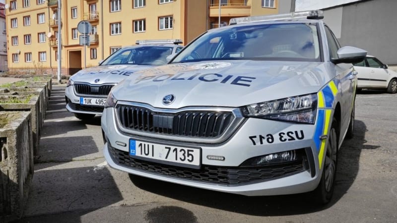 Střelba v Lounech: 18letý mladík utrpěl zranění. Po útočníkovi policie pátrá