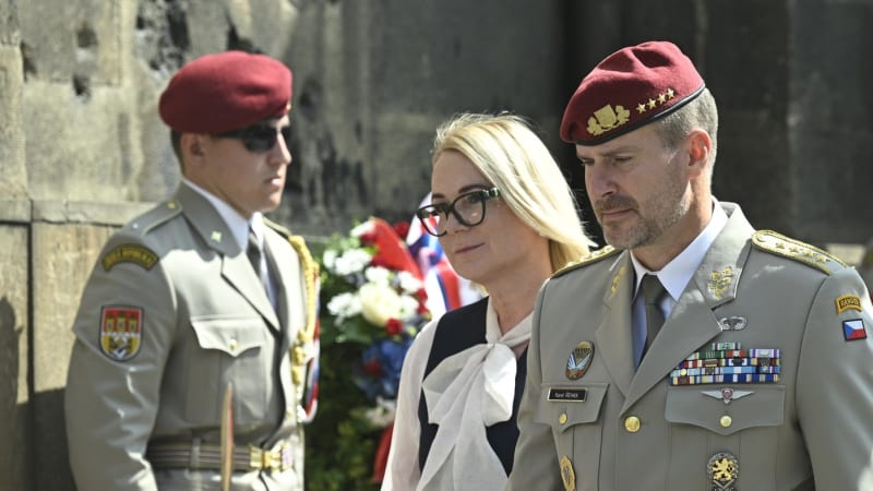 Posila české armády za desítky miliard. Nakoupíme 44 tanků Leopard, oznámila Černochová