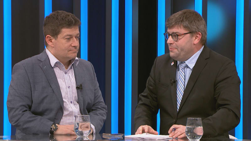 Jděte k šípku, vyzval Nacher Jakoba. Poslanec TOP 09 tvrdil, že ANO zaviní bilionový dluh