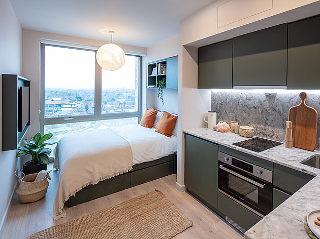 Život s 200 spolubydlícími. Žena našla geniální způsob, jak ušetřit za nájem