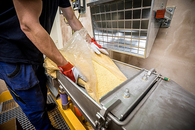 Západ nemá TNT na granáty, továrnu obsadili Rusové. Zbrojovky jsou bezmocné