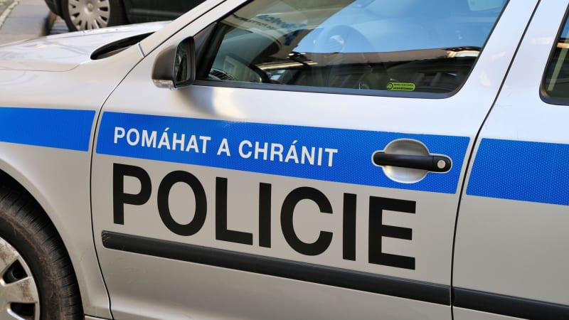 Tragédie na Trutnovsku: Nákladní auto srazilo dítě, které zraněním podlehlo