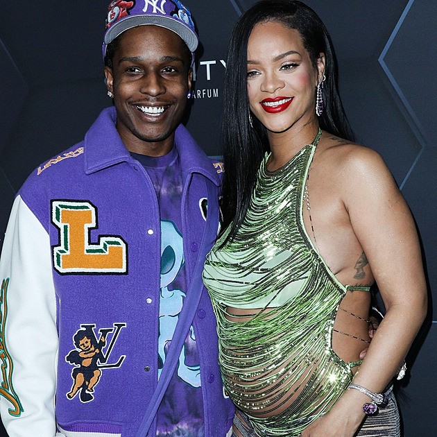 Rihanna má třetí dítě. Vytoužená holčička dostala jméno po svém otci