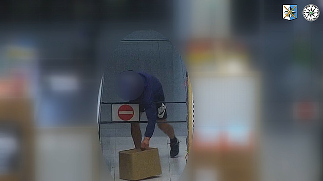 Notorický zloděj zkoušel v Ostravě novou fintu, natočila ho při tom kamera