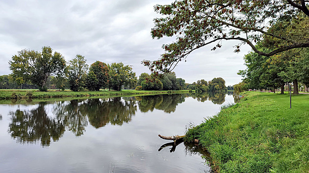 Procházka na pohodu. Z Čelákovic jdeme v poklidu do Lázní Toušeně