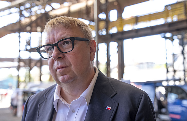 Hádka o Dozimetr. Pro Juchelku je Farský „hodný chlapeček“, ten poukázal na Babiše