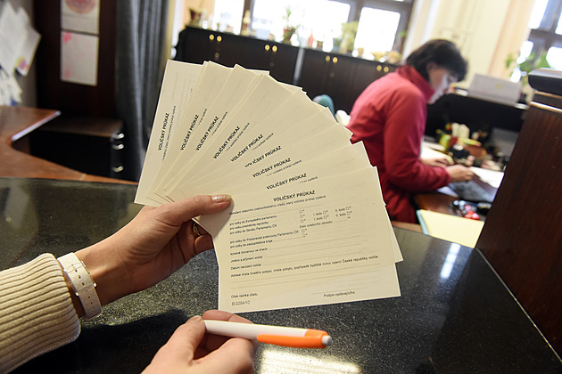 Voličský průkaz 2025: dnes je poslední šance o něj zažádat. Jak a kde?