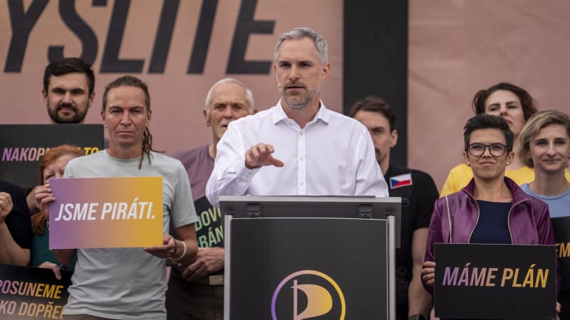 Končí nejdelší předvolební kampaň. Podívejte se na pět klíčových momentů, které ji provázely