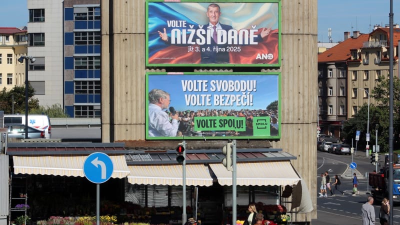 Banky, zbrojaři, nemovitosti nebo slazené nápoje. Které strany slibují vyšší daně a na co?