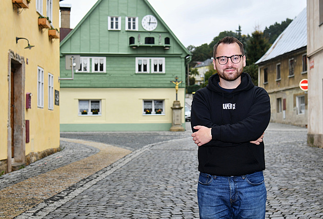 Šinkansen z České Kamenice. Dříč s vizí, velebí starostu a nečekaného poslance