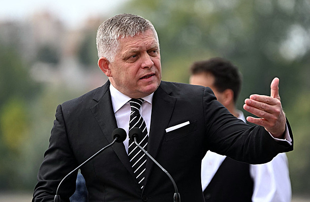 Naše politika nemůže být o homosexuálech, vysvětlil Fico, proč vyloučili Směr