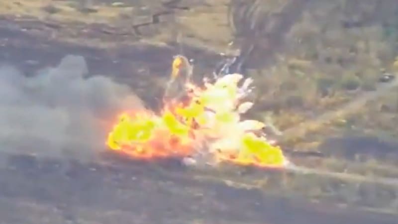 Záběry totální demolice: Azov rozmetal ruský konvoj na kusy a odrazil útok okupantů