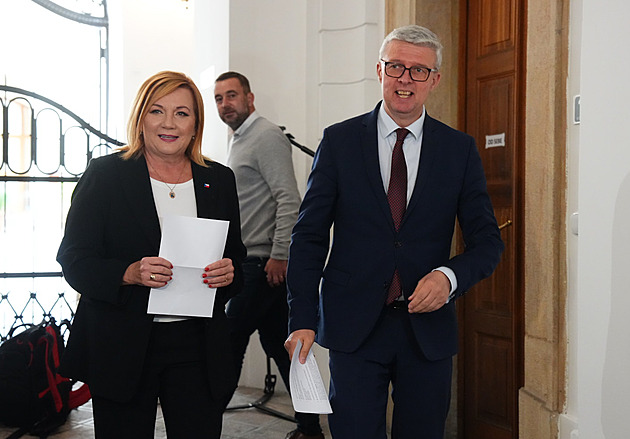 ANO, SPD a Motoristé jednají o programu vlády. Řeší průmysl, finance a obranu