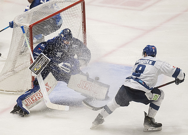 Houdka vychytal spoluhráč Klíma: Příště ho to trefí do zadku a bude to gól
