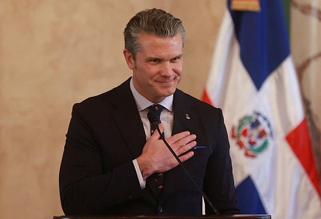 Válečný zločin? Hegseth rozkaz k zabití mužů v Karibiku nedal, tvrdí činitelé