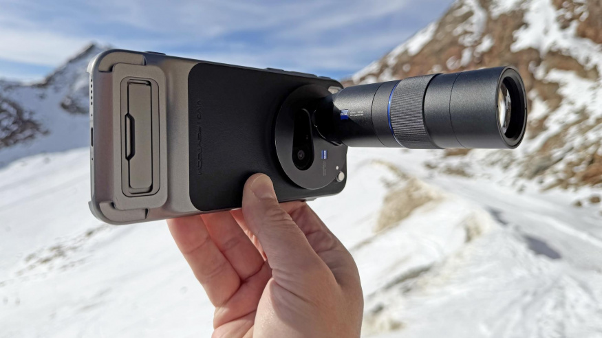 V mrazu, ve sněhu, v pohybu: vyrazili jsme s Vivo X300 Pro do rakouských Alp