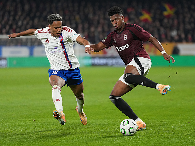 Nový kouč z Portugalska, natěšený soupeř, tisíce fandů. Co čeká Spartu v Rumunsku?