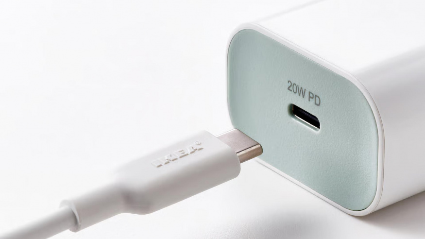 Ikea má USB-C nabíječku za 99 Kč, nahradí přitom tu drahou k iPhonu