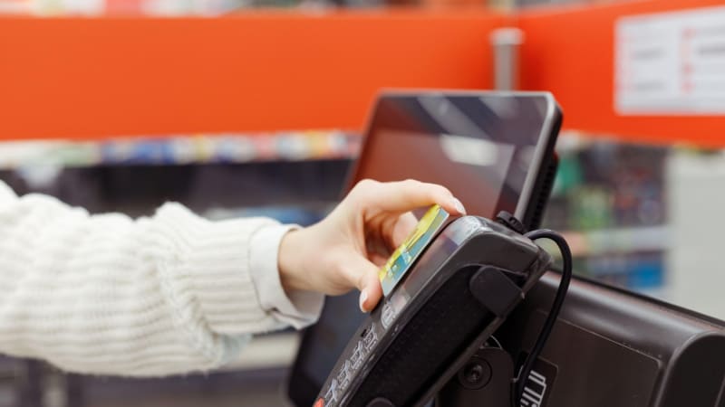 Nejsme na brigádě. Na sociálních sítích se šíří kampaň proti samoobslužným pokladnám