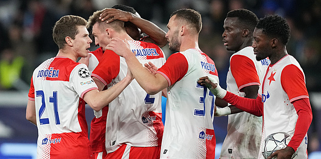 Sníh v Praze komplikoval Slavii návrat, z Kypru odstartovala o tři hodiny později