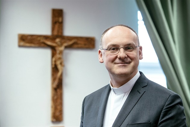 Nejmladší pražský arcibiskup za více než 100 let. Kdo je Stanislav Přibyl