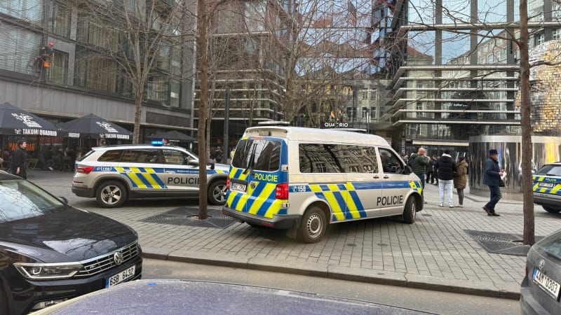 Poplach v Praze: V centru města je v jedné z budov a jejím okolí cítit plyn