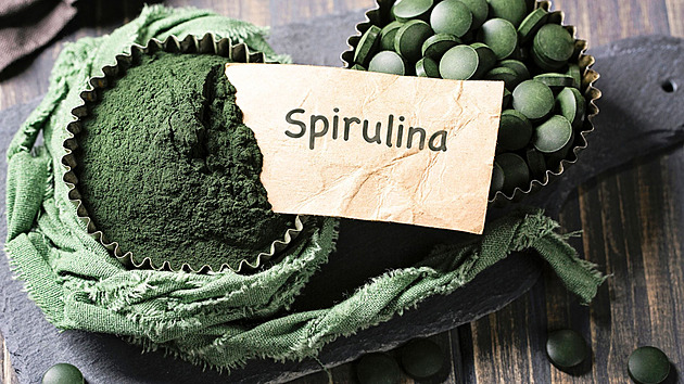 Spirulina a Chlorella: Která zelená superpotravina vás opravdu detoxikuje a proč?