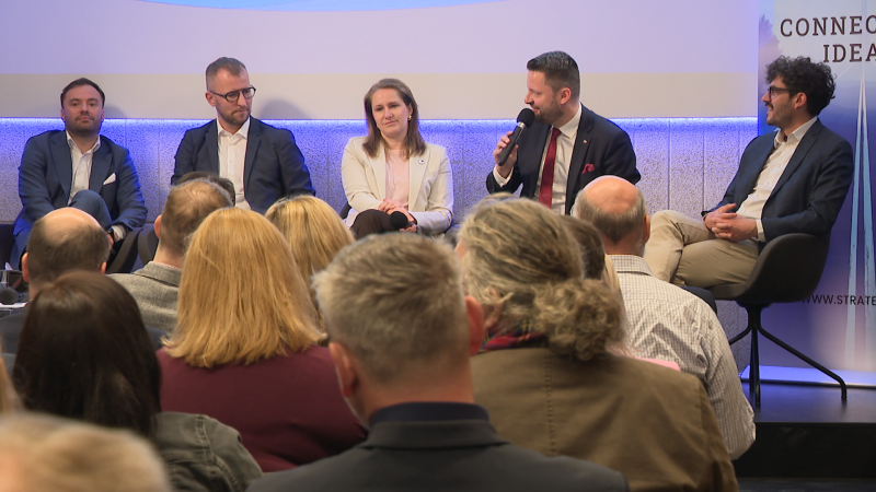 Spory a obvinění ze lži. Pražští lídři ANO a Pirátů se pohádali kvůli Bartošovi i školství