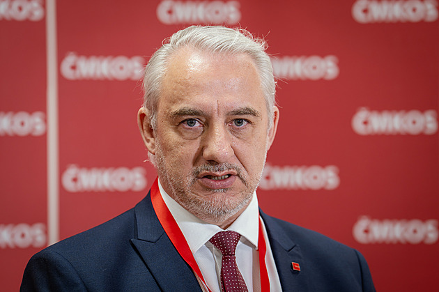 Stojíme za ČT a ČRo, řekl Středula. Kritizoval Turkův výrok o parazitech