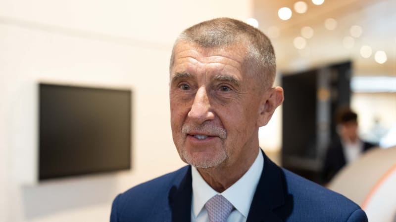 Česko neplní podle kritérií NATO svůj závazek, přiznal Babiš. S vedením aliance chce jednat
