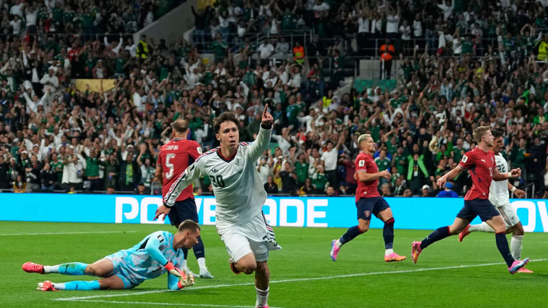MS ve fotbale ON-LINE: Češi podlehli Mexiku 0:3. Krutý výsledek, zhodnotil Koubek