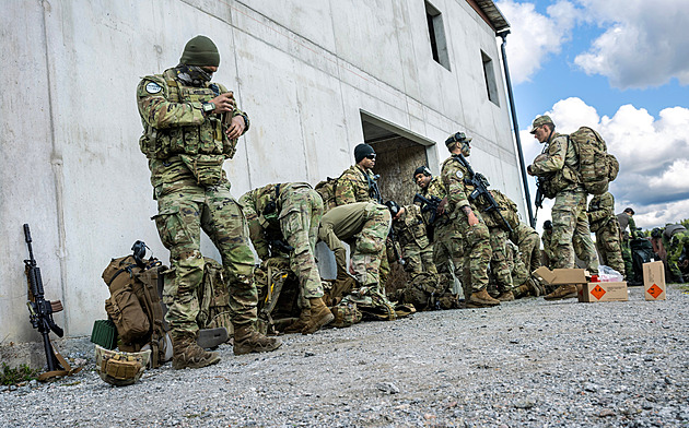 Pořád si dělali přestávky na kávu. Ukrajince šokovalo cvičení NATO