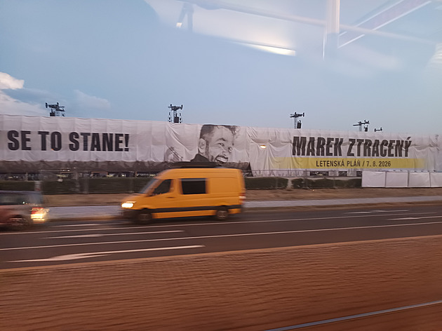 Auta nechte na okraji města, vyzývá policie před koncertem Ztraceného