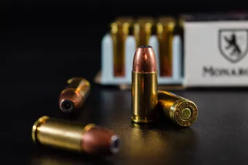 USA obvinily čtyři členy mexického kartelu z pokusu o nákup zbraní a nábojů v Česku