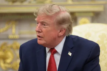 Trump zveřejnil mapu, na níž je Hormuz součástí USA. Žije v bludu, zní z Íránu