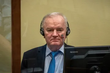 Zemřel válečný zločinec Mladić