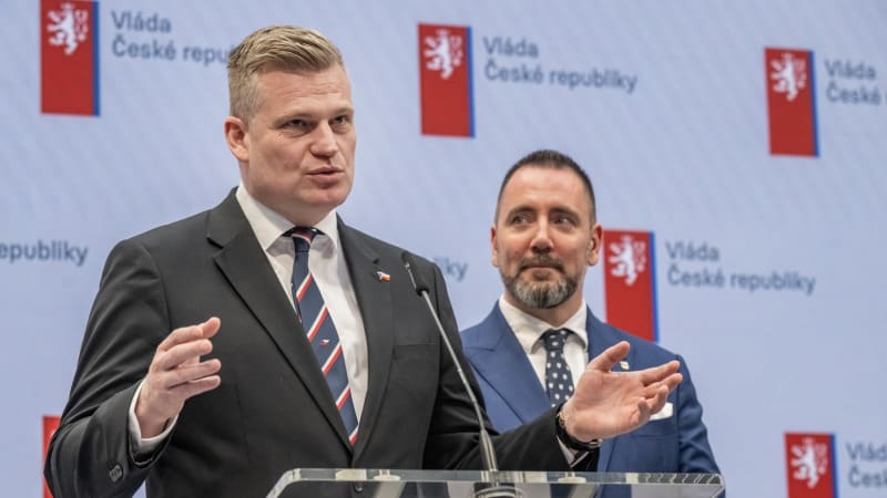 Turek reaguje na kritiku okolo yperitu protiútokem. Nebyl dobře informován, připustil Červený