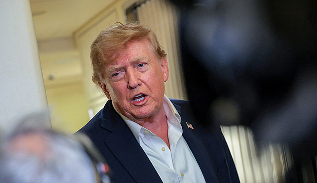 Ukrajina nesmí útočit na ruské rafinerie, trvá na svém Trump. Kreml to vítá
