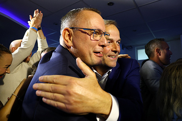 AfD vyhrála další volby, tvrdí prognózy, v Berlíně slaví Levice. Merz: Katastrofa