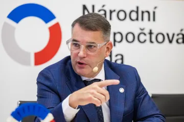 Náraz na dluhovou brzdu očekává Národní rozpočtová rada už v roce 2034