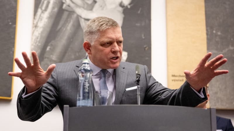 Fico o NATO: Nebudu posílat vojáky do vyprovokované války s Ruskem. Svědčila by nám neutralita