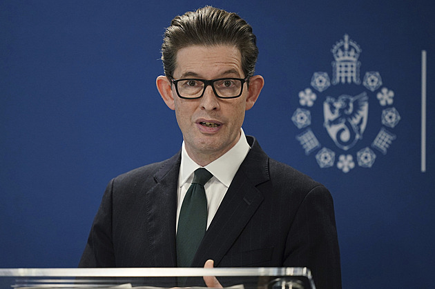 Čínská organizace platí výzkum britských akademiků. MI5 varuje před špionáží
