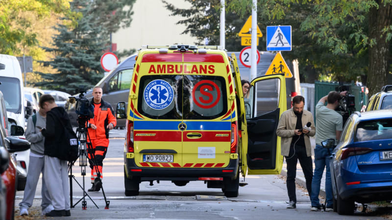 Šokující záběry z nelegálních závodů v Polsku: Řidič ve 120 km/h srazil muže na přechodu